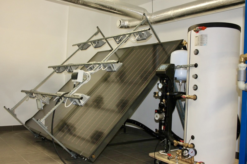 Zdjęcie przedstawia laboratorium testowe pomp ciepła